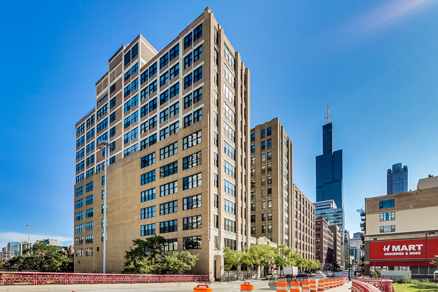 728 W Jackson Blvd in Chicago, IL - Building Photo