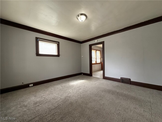 property at 4024 E 143rd St
