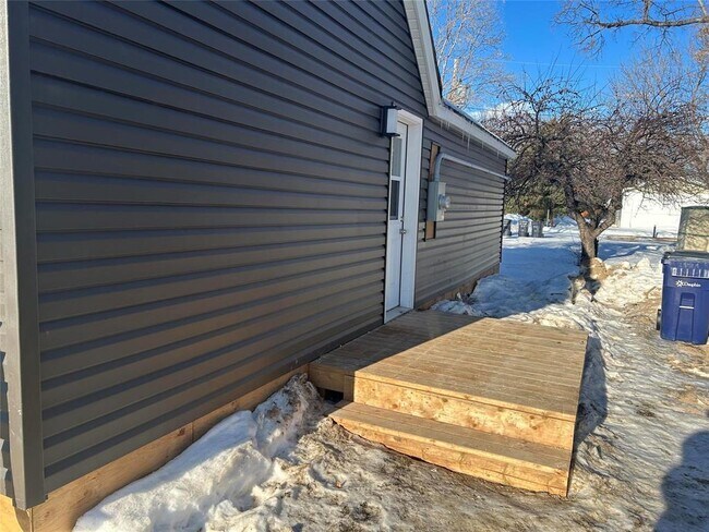 130 Buchanon Ave in Dauphin, MB - Building Photo - Building Photo