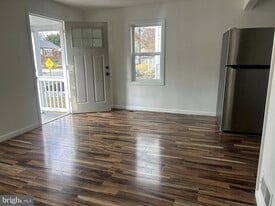 9737 51st Ave in College Park, MD - Building Photo