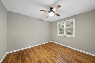 975 St Marys St in Raleigh, NC - Foto de edificio - Building Photo