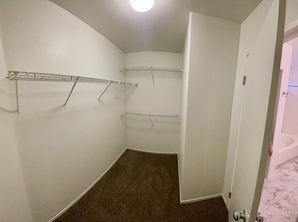 15256 Sunbeam Ct in Victorville, CA - Building Photo