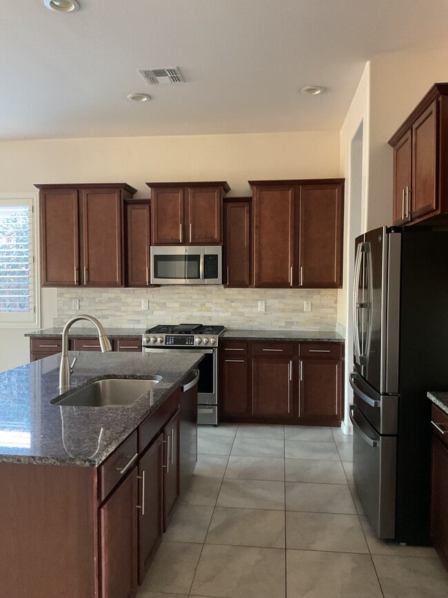 20466 W Legend Trail in Buckeye, AZ - Building Photo - Building Photo