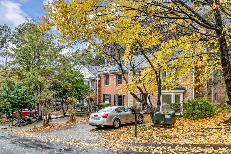 1702 Twin Brooks Dr SE in Marietta, GA - Building Photo