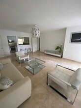 32 Camden Dr in Bal Harbour, FL - Building Photo - Building Photo
