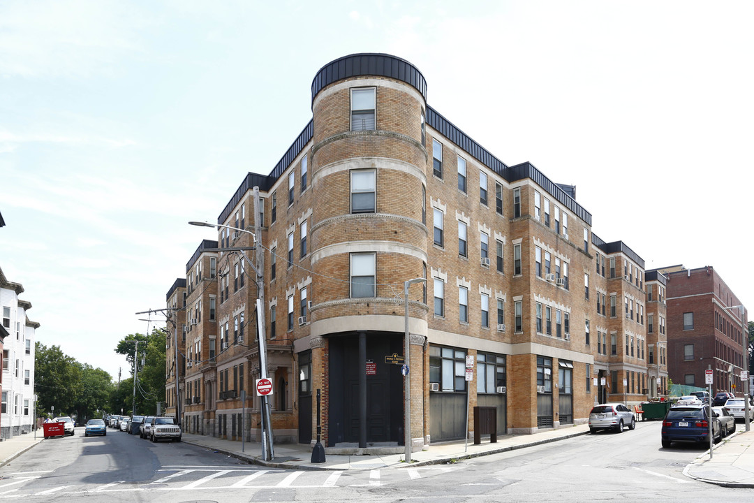 Mt Pleasant Apartments in Roxbury, MA - Foto de edificio