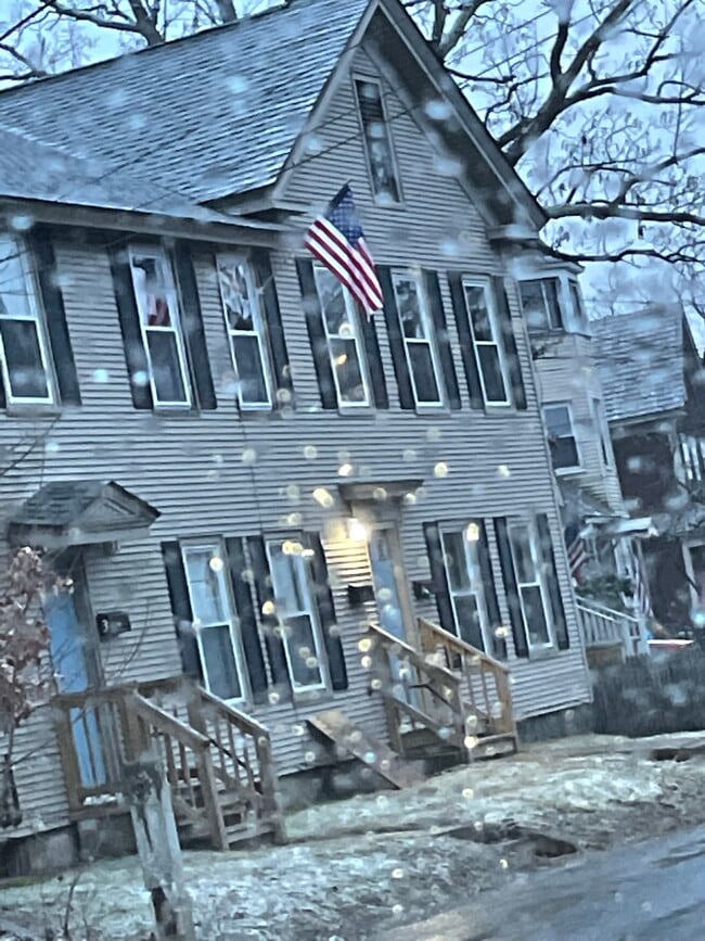 353 Crescent St Apartments and Nearby Athol Apartments For Rent Athol, MA