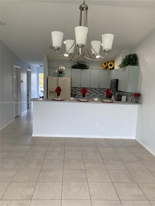 2422 Vernon Ave S in Lehigh Acres, FL - Building Photo