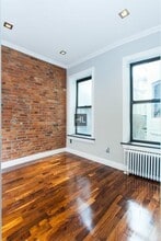 Elizabeth Street in New York, NY - Foto de edificio - Building Photo