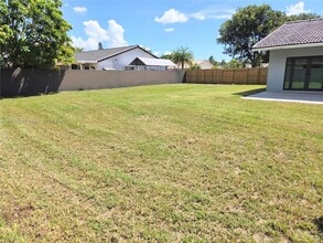 22056 SW 128th Ct in Miami, FL - Building Photo - Building Photo