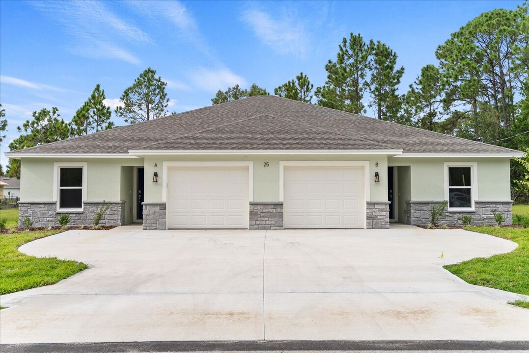 28 Rainstone Ln in Palm Coast, FL - Building Photo