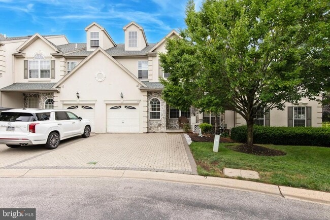 property at 178 Hedge Row Cir