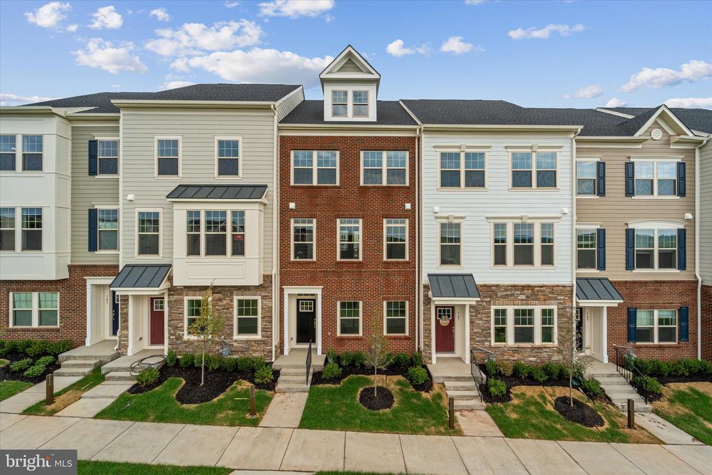 705 Sawback Sq NE in Leesburg, VA - Building Photo