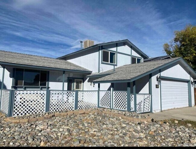 1908 Pinewood Dr in Sparks, NV - Building Photo - Building Photo