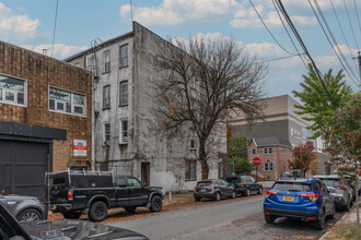 311 Van Brunt St in Brooklyn, NY - Building Photo - Building Photo