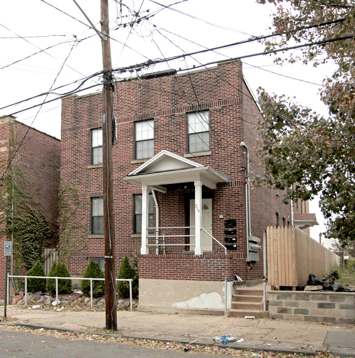 219 Amity St in Elizabeth, NJ - Building Photo