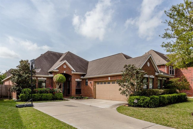 property at 6706 Ashworth Dr