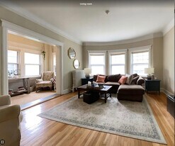 $2025-Huge 3 Bd/1 Ba with Heat **HALF OFF in Milwaukee, WI - Building Photo