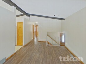 18829 147th St NW in Elk River, MN - Foto de edificio - Building Photo