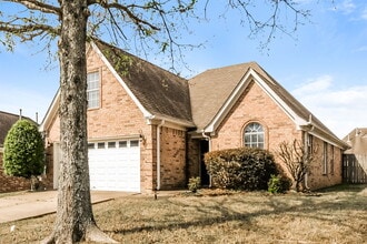 5863 Stafford Dr, Unit 107 in Southaven, MS - Foto de edificio - Building Photo