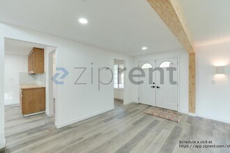 12225 105th Ave NE in Kirkland, WA - Building Photo - Building Photo