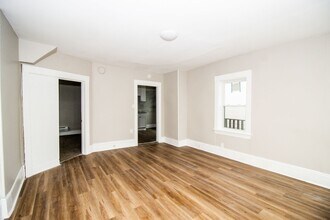 2947 E 57th St in Cleveland, OH - Building Photo - Building Photo