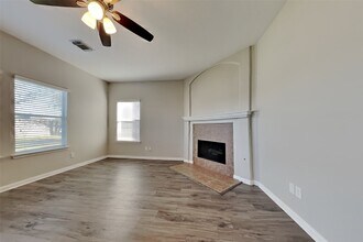 2831 Wild Oak Park Dr in Conroe, TX - Building Photo - Building Photo