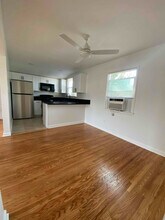 331 W Windsor Rd, Unit 1 in Glendale, CA - Building Photo - Building Photo