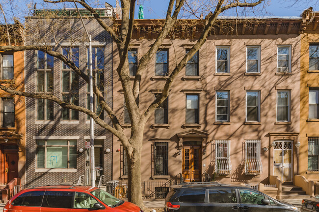 105 Saint Marks Pl in Brooklyn, NY - Building Photo - Building Photo