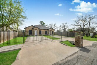 7980 Ethel St in Houston, TX - Building Photo - Building Photo