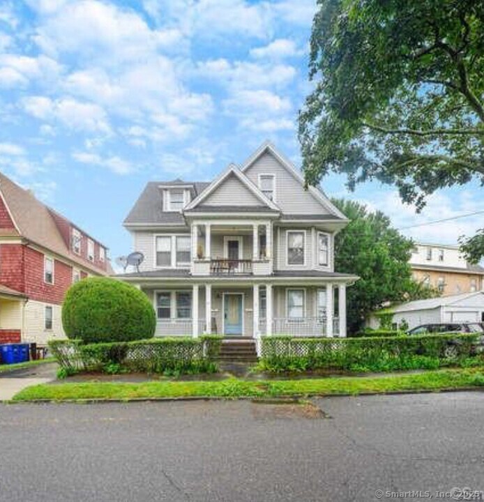 40 Scofield Ave in Bridgeport, CT - Building Photo