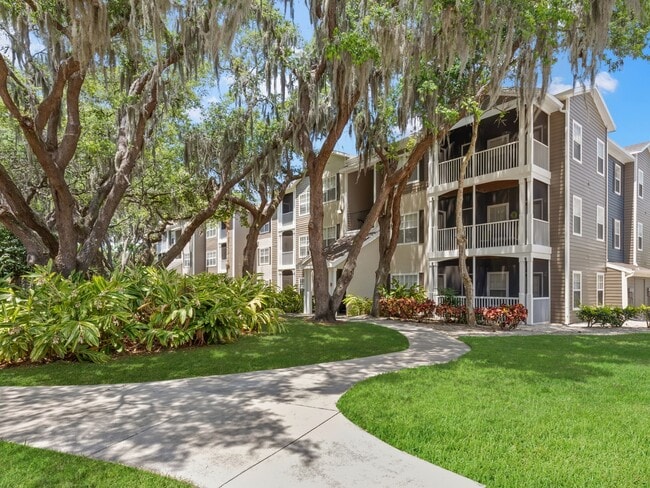 Summer Cove Apartments in Sarasota, FL - Foto de edificio - Building Photo