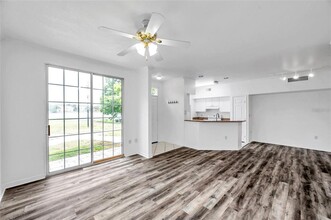 9602 Lake Chase Island Way in Tampa, FL - Building Photo - Building Photo