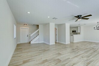 1956 SW Jamesport Dr in Port St. Lucie, FL - Building Photo - Building Photo