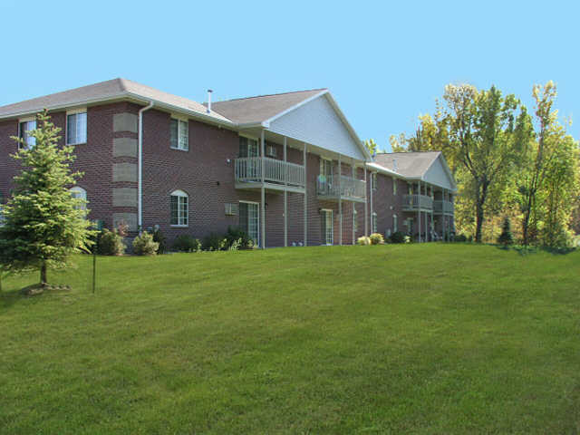 Deerbrook / Deerfield Apartments in Green Bay, WI - Building Photo