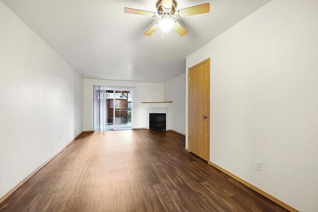 Andrea Place Apartments in Portland, OR - Foto de edificio - Building Photo