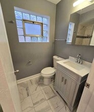 8942 S Cornell Ave in Chicago, IL - Building Photo - Building Photo