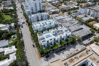 7744 Collins Ave in Miami Beach, FL - Building Photo - Building Photo