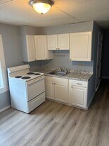 49 Lincoln Ave in St. Albans, VT - Building Photo