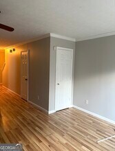 2059 Charter Ln in Lithonia, GA - Foto de edificio - Building Photo