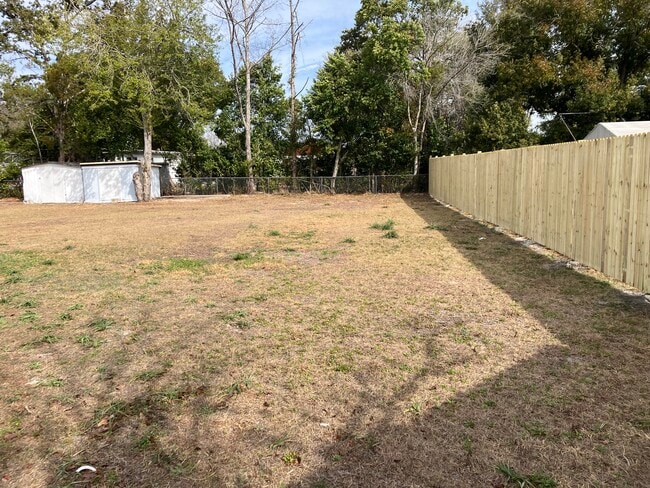 7461 W Village Dr in Homosassa, FL - Building Photo - Building Photo