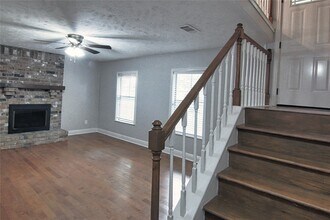 3202 Birch Creek Dr in Humble, TX - Foto de edificio - Building Photo
