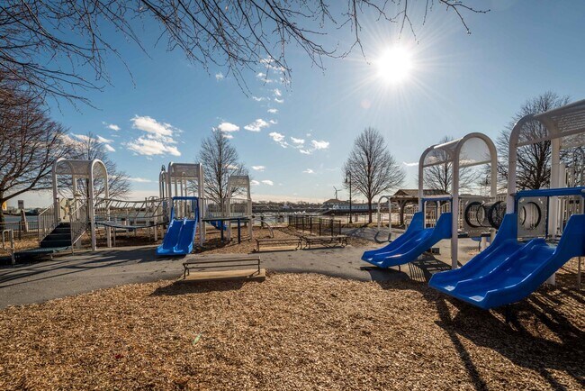 17 Playstead Rd, Unit 4-bed2-bath in Boston, MA - Foto de edificio - Building Photo