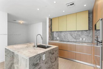 500 Alton Rd, Unit # 4204 in Miami Beach, FL - Building Photo - Building Photo