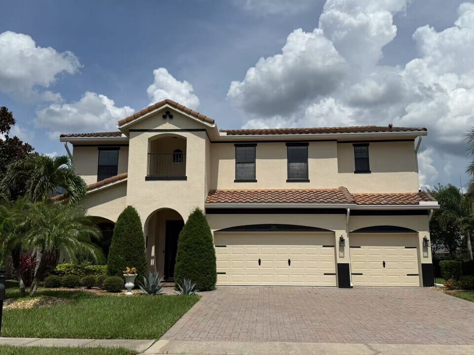 1581 Canopy Pasture Dr in St. Cloud, FL - Building Photo