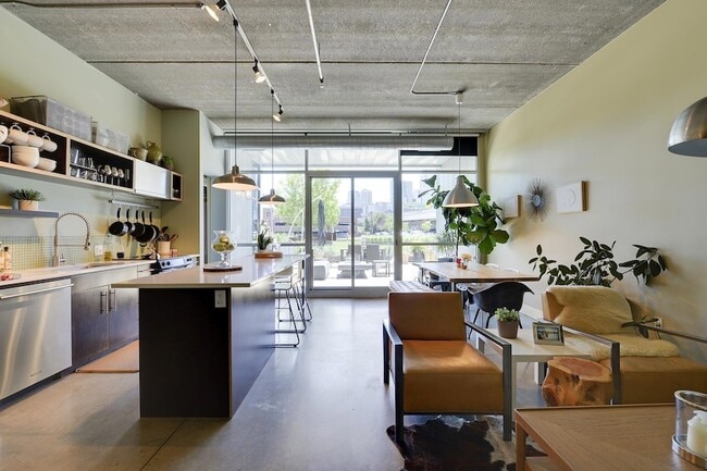 property at 345 N 6th Ave