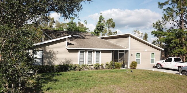 8161 Winged Foot Dr in Ft. Myers, FL - Building Photo - Building Photo