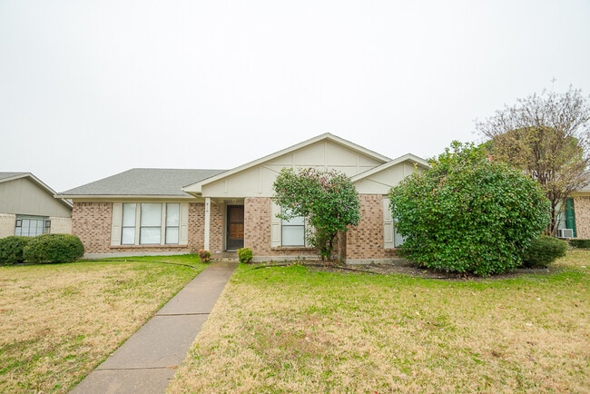 property at 816 Whitehall Dr