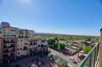 17 W Vernon Ave, Unit #661 in Phoenix, AZ - Foto de edificio - Building Photo