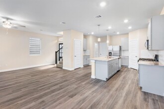 1506 Blue Acer Dr in Houston, TX - Building Photo - Building Photo